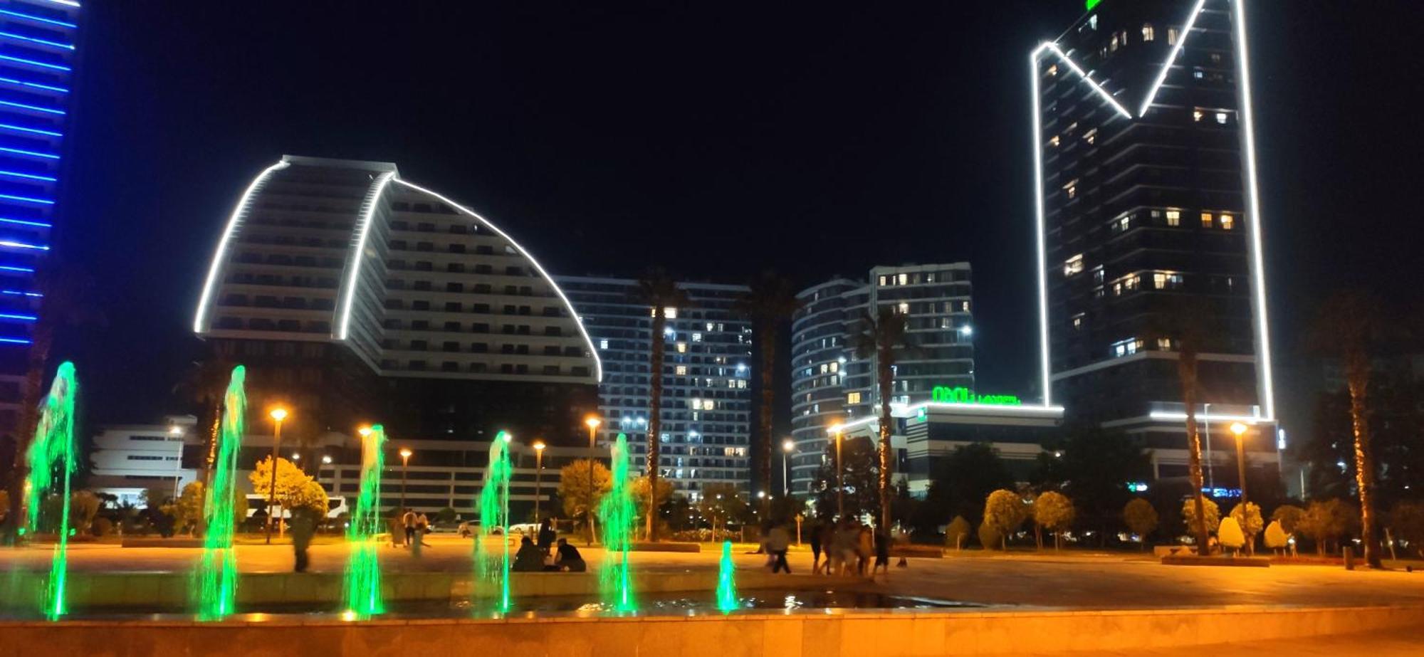 Orbi-City Batumi Apartments Sea View Exteriör bild