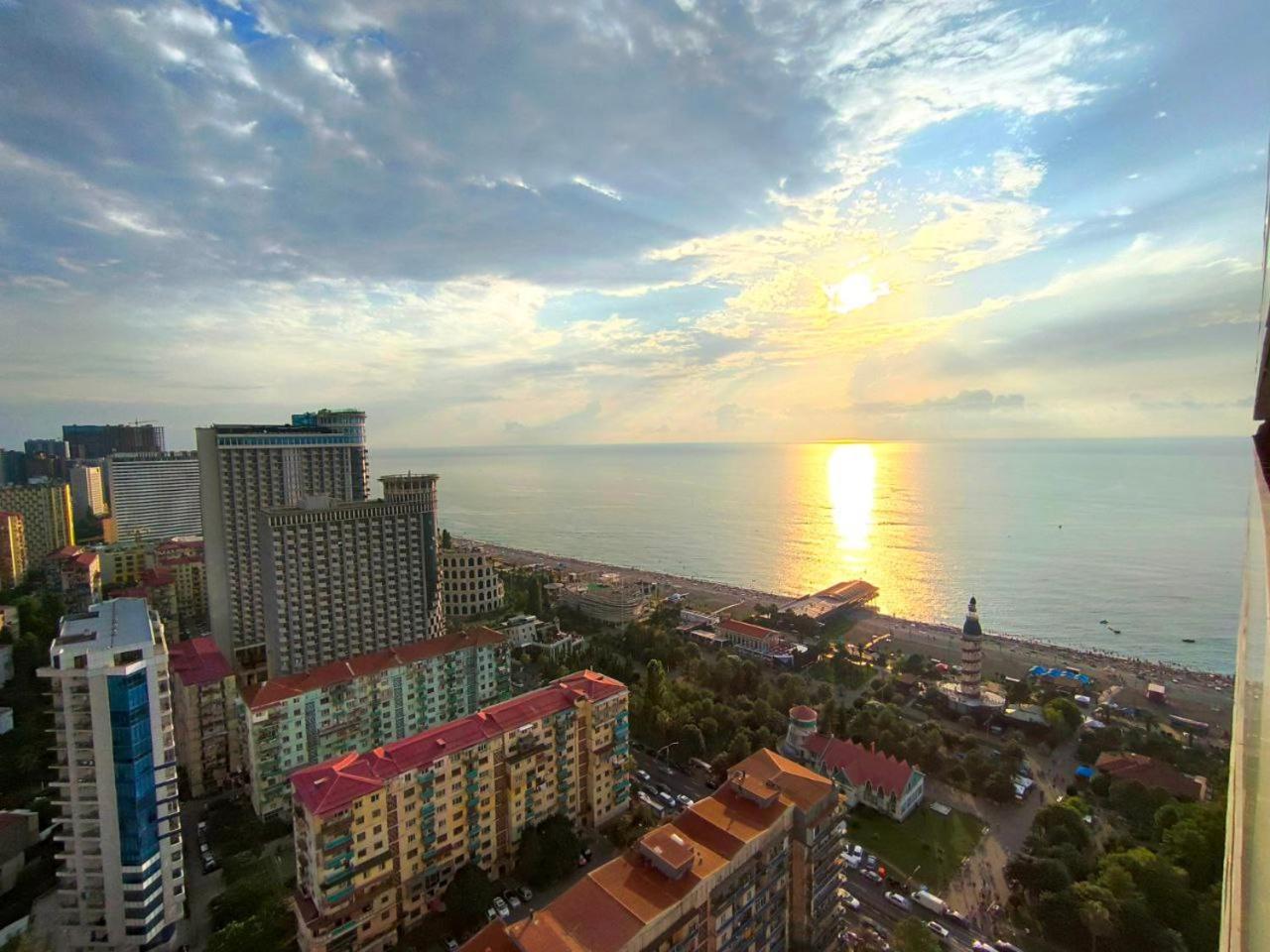 Orbi-City Batumi Apartments Sea View Exteriör bild