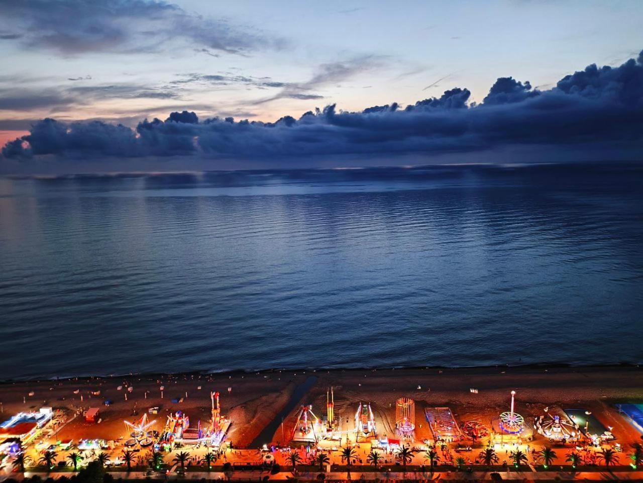 Orbi-City Batumi Apartments Sea View Exteriör bild